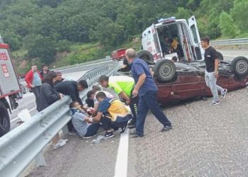 Zonguldak’ta arabalar çarpıştı: 1’i bebek 8 yaralı