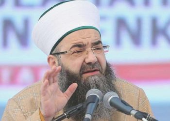 5 yaşındaki kızın elini sıkmamıştı: Cübbeli ‘fetva’yı verdi!