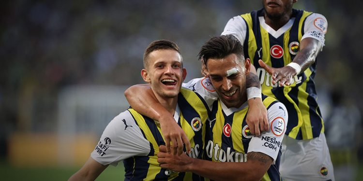 Gol düellosunda kazanan Fenerbahçe