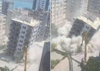 Adana’da ağır hasarlı bina yıkım sırasında çöktü