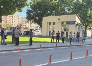 Adana’daki sarsıntı Kayseri’de de hissedildi… Yurttaşlar sokağa döküldü!