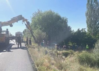 Afyonkarahisar’da emekçi servisi devrildi: 3 meyyit, 11 yaralı