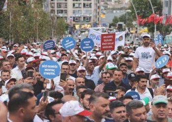 AKP’li belediyelerde işçiler aksiyonda: Geçinemiyoruz