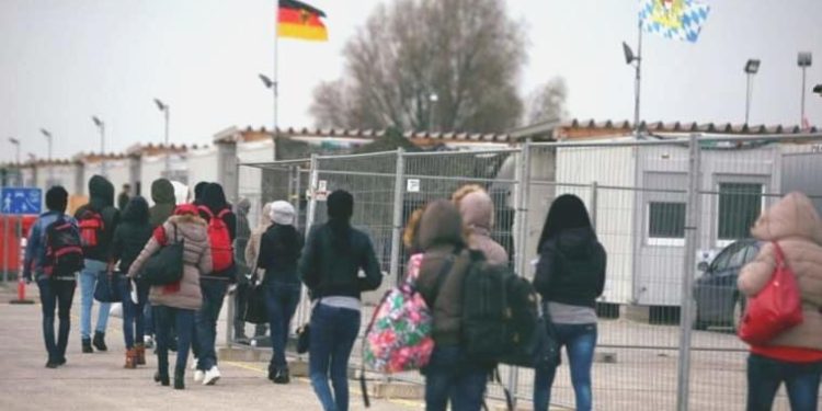 Almanya’da sığınmacıların kamu faydasına işlerde çalışması istendi