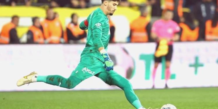 Altay Bayındır geleceği hakkında kararını verdi