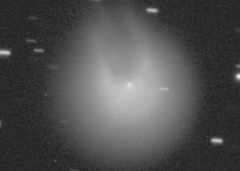 Ani patlamayla boynuzları çıkan kuyrukluyıldız Dünya’ya ilerliyor