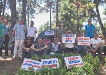 Ankara’ya yürümeleri engellendi: Emekliler oturma aksiyonu başlattı