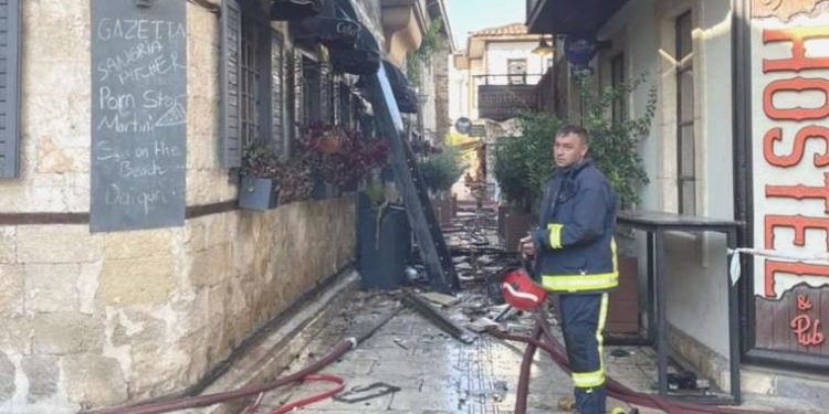 Antalya’da otel yangını: 2 turist öldü, 12 kişi yaralandı