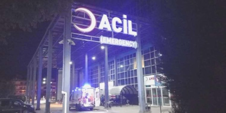 Araba, elektrikli motosiklete çarptı: Çok sayıda yaralı!