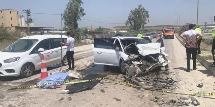 Araba yol temizleme aracına çarptı: Anne öldü, 3 çocuğu yaralandı!