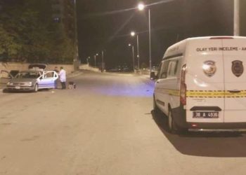 Arabada çakmak gazı patladı: 4 yaralı