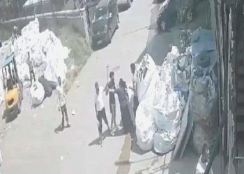 Ataşehir’de ‘hız’ hengamesi: Satır ve bıçakla dükkan bastı