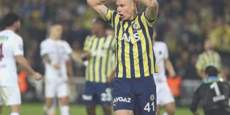 Attila Szalai, Fenerbahçe’ye veda etti!