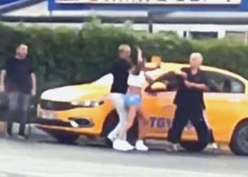 Avcılar’da hareketli dakikalar… ‘Param yok’ dedi yolda indirildi, taksiciye tokat attı