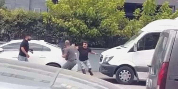 Avcılar’da tekmeli ve taşlı ‘yol verme’ hengamesi