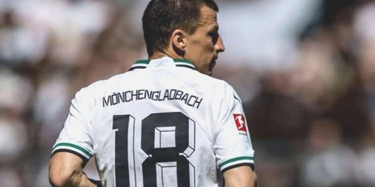 Avusturyalı futbolcu Stefan Lainer’e kanser teşhisi kondu