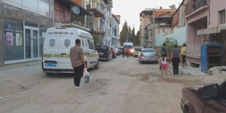 Balkondan düşen yaşlı adam hayatını kaybetti