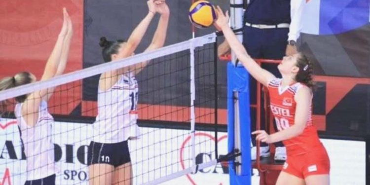 Bayan Voleybol Kadromuz 17 Yaş Altı Avrupa şampiyonasında finalde!
