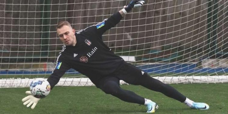 Beşiktaş, Mert Günok’un kontratını uzattı