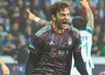 Beşiktaşlı futbolcu Emrecan Uzunhan, hücuma uğradı!