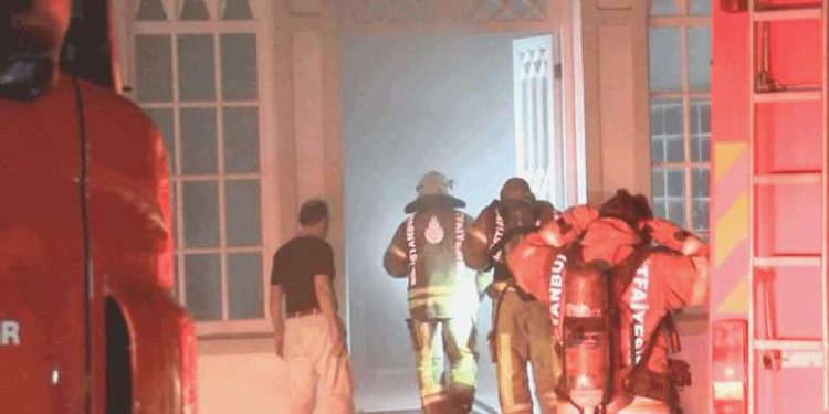 Beşiktaş’taki Yıldız Hamidiye Camii’nde yangın!