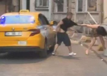 Beyoğlu’nda bayan yolcusunu darbeden taksici adliyeye sevk edildi