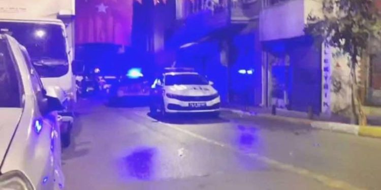 Beyoğlu’nda iki küme ortasında silahlı hengame: 3 yaralı