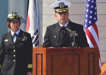 Biden, donanmanın başına birinci sefer bir bayan kumandan atadı