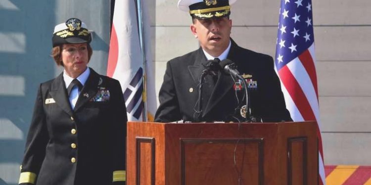 Biden, donanmanın başına birinci sefer bir bayan kumandan atadı