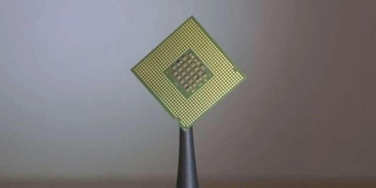 Bir ülke daha Çin’e çip kısıtlaması getiren adımlar attı