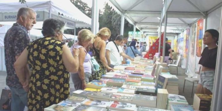 Burhaniye’de kitaplı günler!