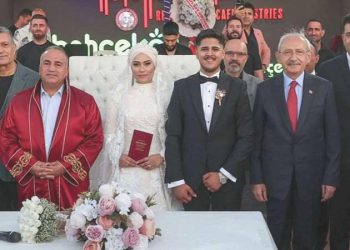 CHP Genel Lideri Kılıçdaroğlu İstanbul’da nikah şahidi oldu