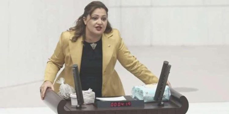 CHP’li Köksal harikulâde Meclis toplantısının akabinde ateş püskürdü: ‘Ülke iflas noktasında, batıyoruz’