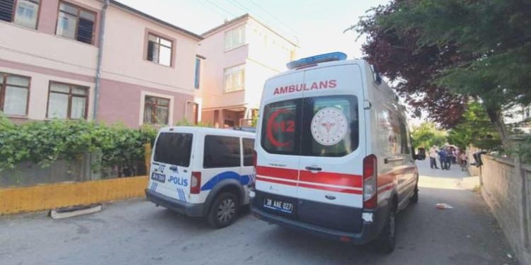 Çocuklar ‘mahallenin dedesini’ meyyit olarak buldu