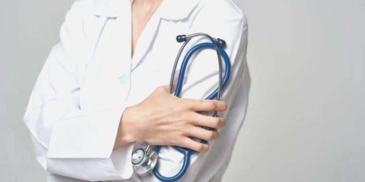 Doktorlar ve sağlıkçılar Türkiye genelinde greve çıkıyor