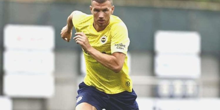 Edin Dzeko’dan transfer itirafı: ‘Fenerbahçe ile birinci görüşmem 2 yıl önceydi’
