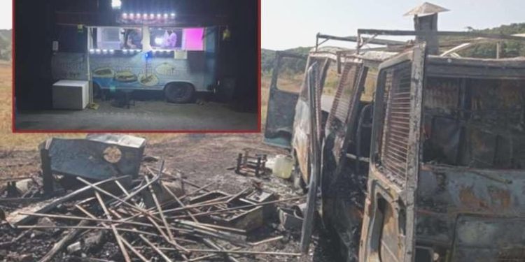 Ekmek teknesi minibüsünü ateşe verdiler: ‘İçimiz yandı’