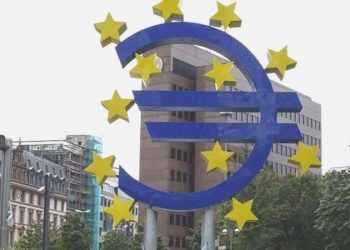 Ekonomistler ECBden bir faiz artışı daha bekliyor