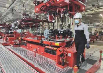 Elektrikli araç (EV) devi o fabrikada her 40 saniyede bir araç üretiyor