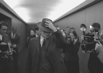 Eleştirmenler Oppenheimer’ın ‘bu yüzyılın en yeterli filmi’ olduğunu söylüyor