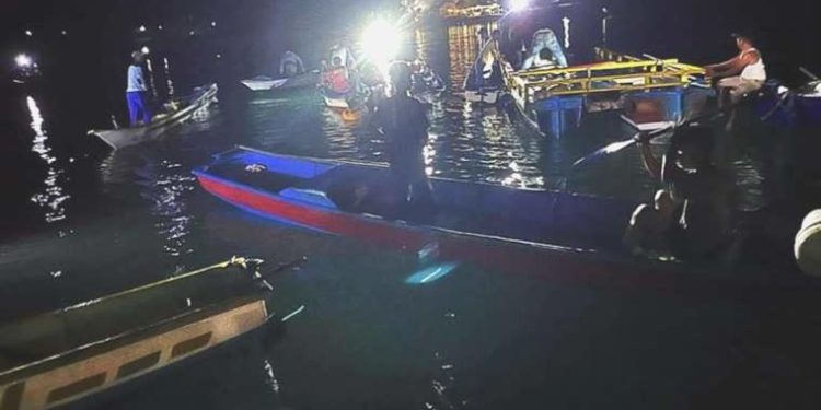 Endonezya’da feribot faciası: 15 meyyit, 19 kayıp