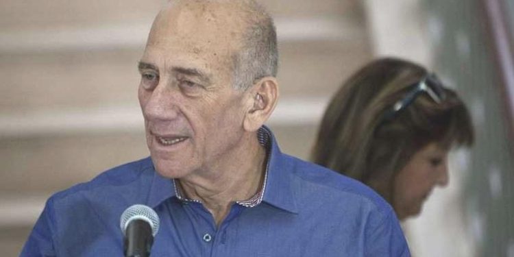 Eski İsrail Başbakanı Olmert: Ülke, iç savaşın eşiğinde