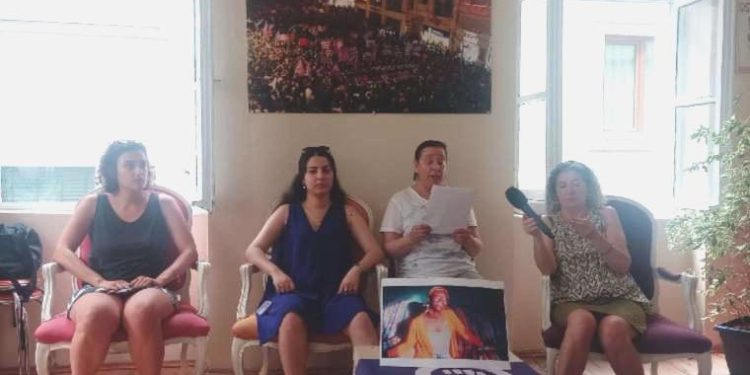 Feministler Gabonlu Dina için buluştu: Bu dava hepimizin