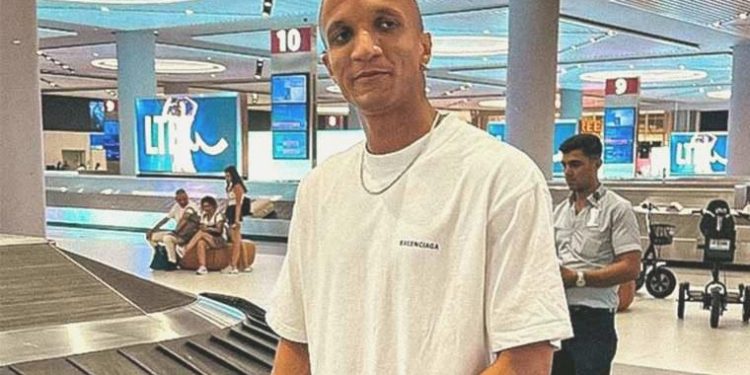 Fenerbahçe’nin yeni transferi Becao, İstanbul’da