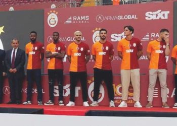 Galatasaray’dan gövde gösterisi! Yıldız isimler imzaları attı…