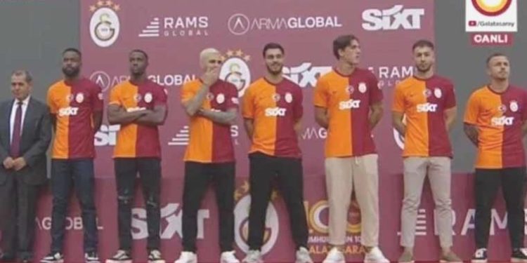 Galatasaray’dan gövde gösterisi! Yıldız isimler imzaları attı…