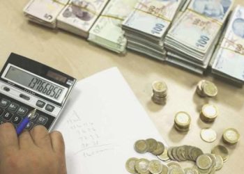 Gelir vergisinde yeni düzenleme tezi: ‘Maaş yıl içinde düşmeyecek’