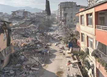 Hatay Arsuz’da kıyı suyu halkın sıhhatini tehdit ediyor… CHP’li Kara: ‘Valilik açıklama yapmalı’