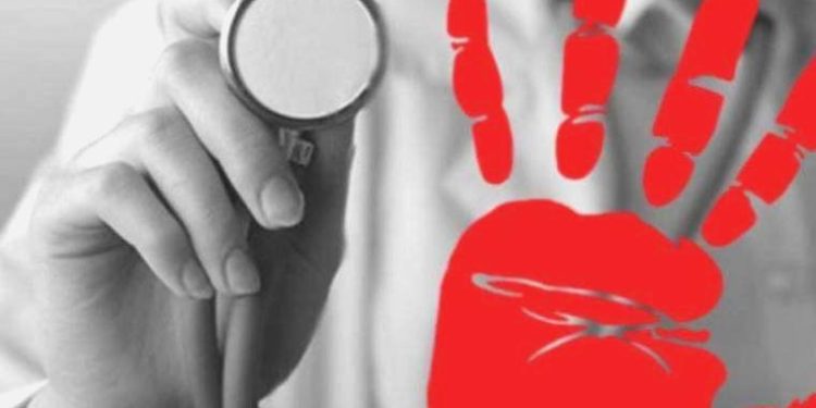 Hekimlerden ‘şiddete’ isyan