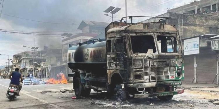 Hindistan’da muhalefetten Manipur için barış daveti